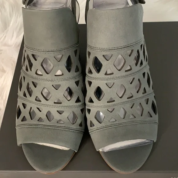 Vince Camuto Deverly Sandal Size 6.5 Wide - Picture 7 of 12